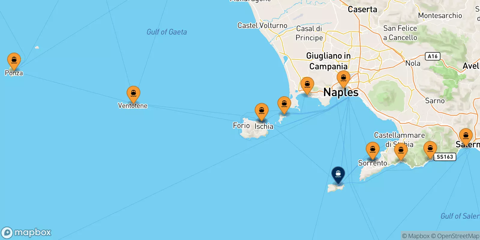 Ferry de l'Italie pour le Golf De Naples