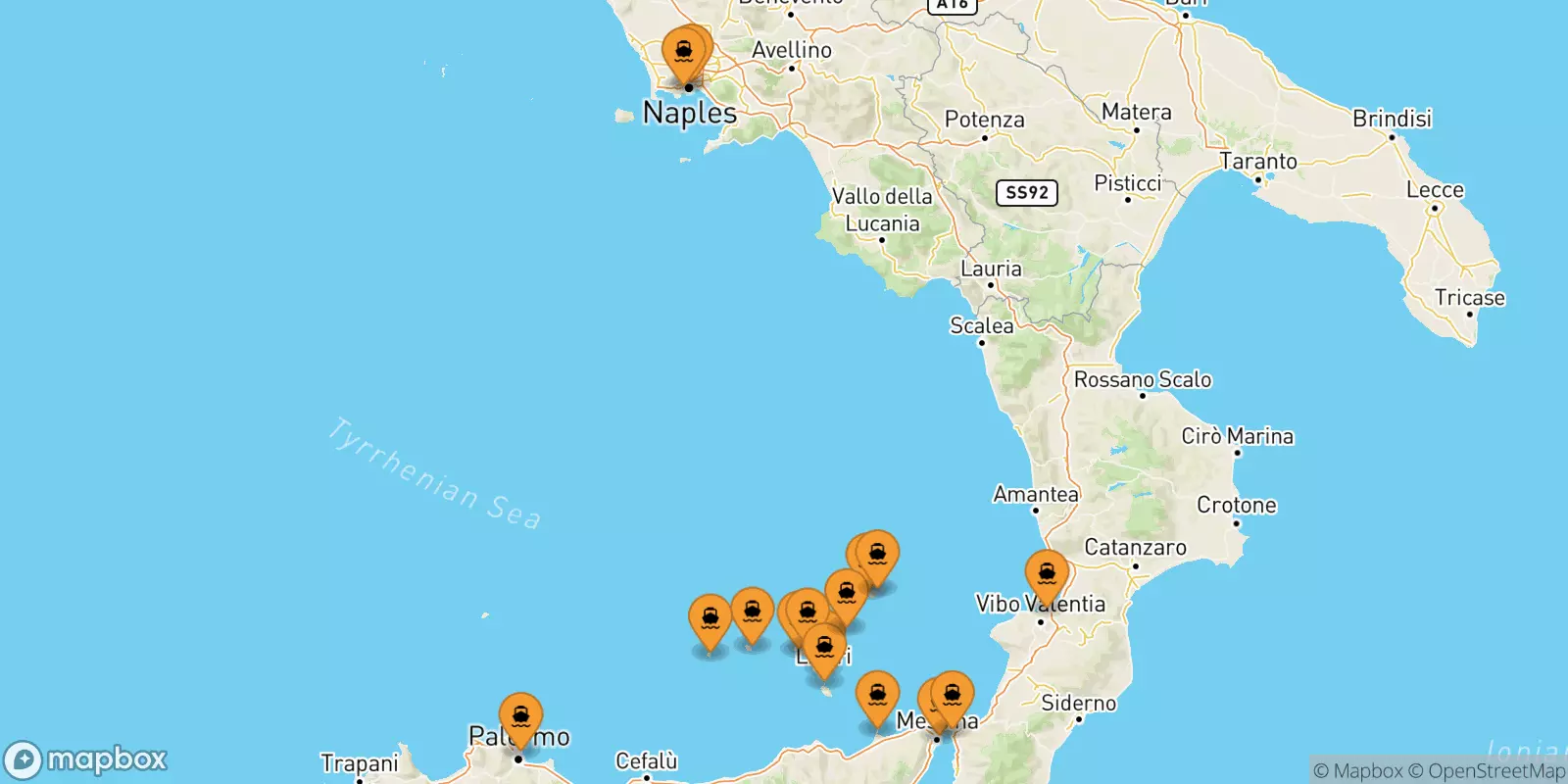 Ferry de l'Italie pour les Îles Éoliennes